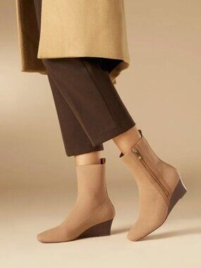 Vivaia Micaela Square-Toe Water-Repellent Zipper Boots in Nutmeg Size 10